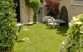 Apartment With Garden In Thessaloniki.